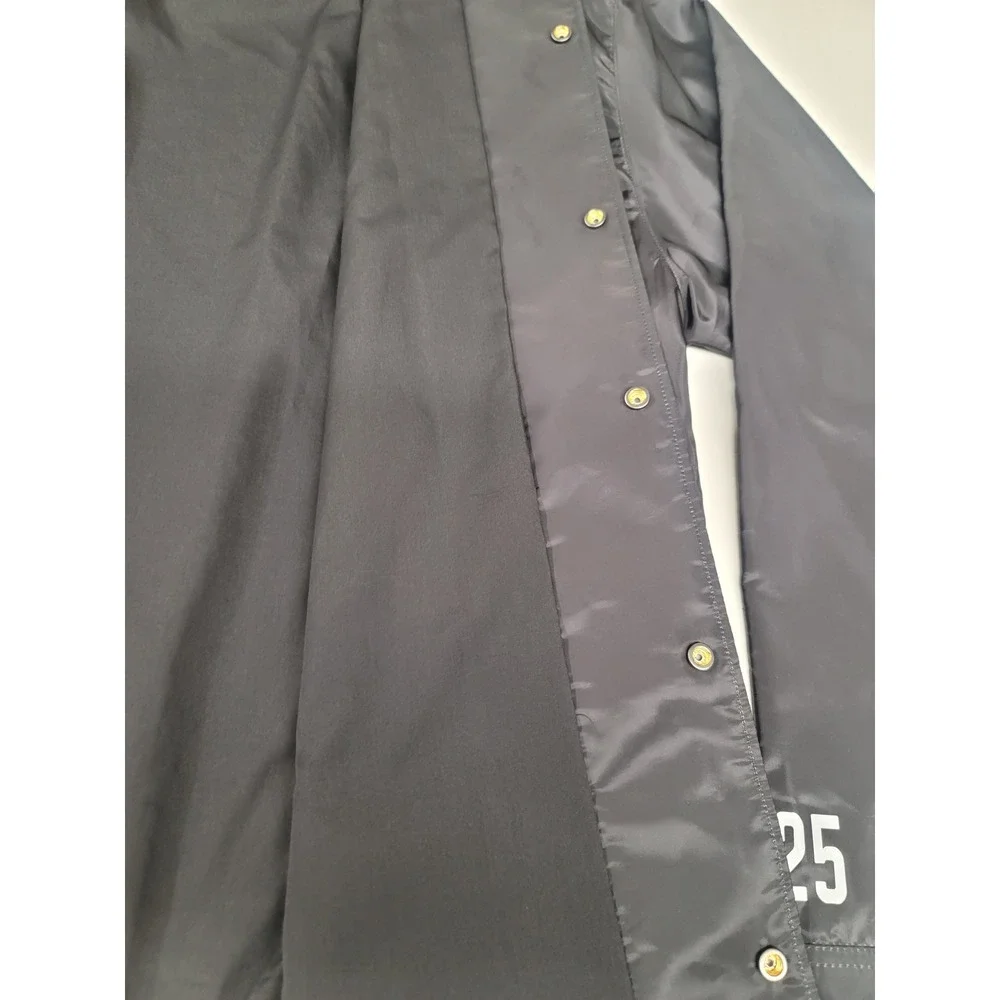 USHER‎ Concert Tour Jacket Large Past Present Future Black
